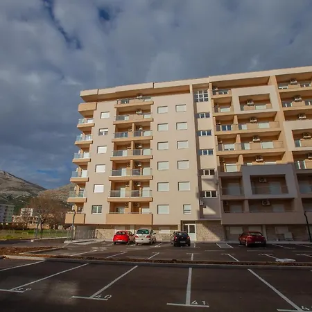 Iskra شقة تريبينيي