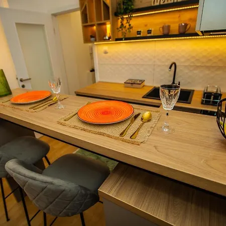 Iskra Apartment *
